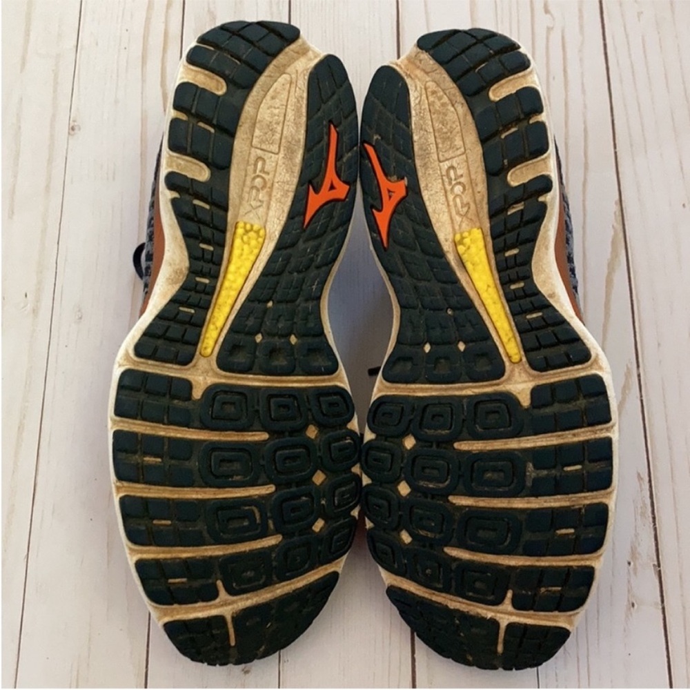 Men’s Mizuno Wave Sky Waveknit 3 Running Shoes - Picture 9 of 10